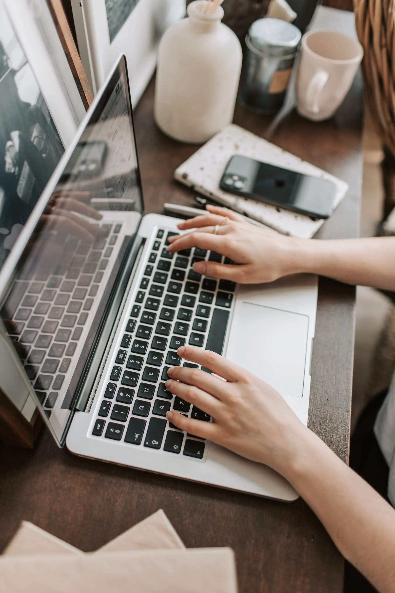 Why You Absolutely Shouldn't Hire a Social Media Manager